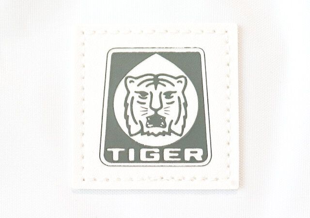 タイガー魔法瓶とコラボ キャリーケースにつけられる♪保冷機能つき大容量バッグのロゴタグ