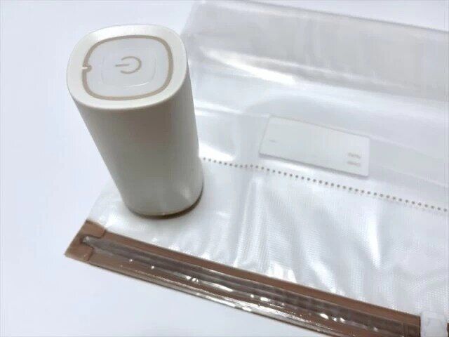 自宅で簡単に真空パックが作れるスリーコインズの食品用真空マシーン