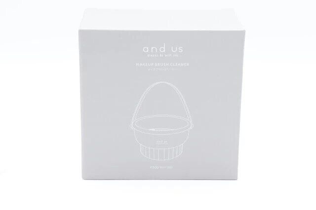 スリーコインズのメイクブラシクリーナーのパッケージ