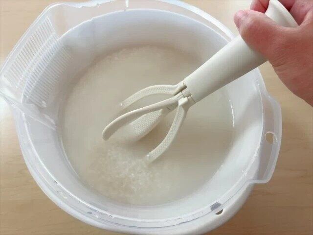 スリーコインズの米とぎしゃもじは米とぎスティックとして使える