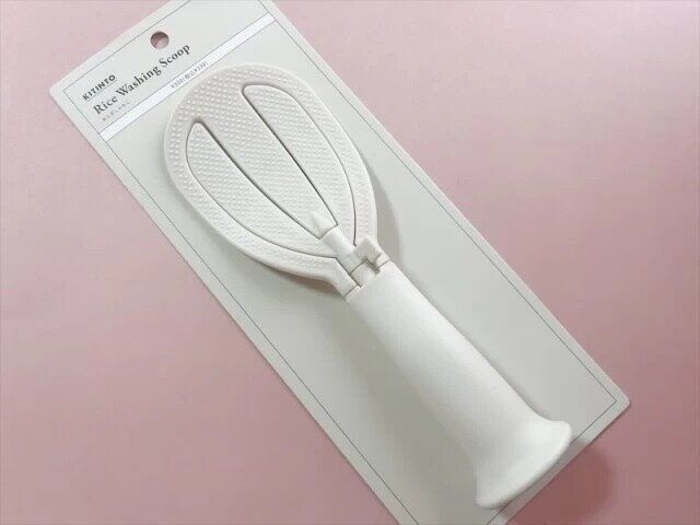 スリーコインズの米とぎしゃもじ