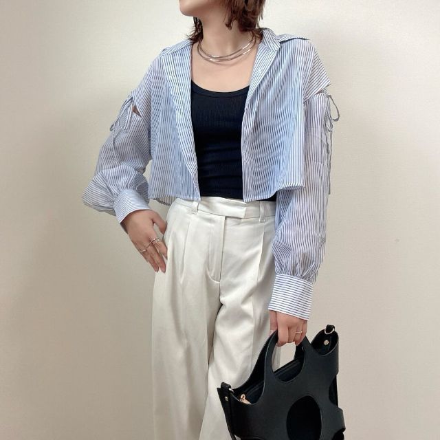 しまむらのシアーSTショートシャツを着用したコーデ
