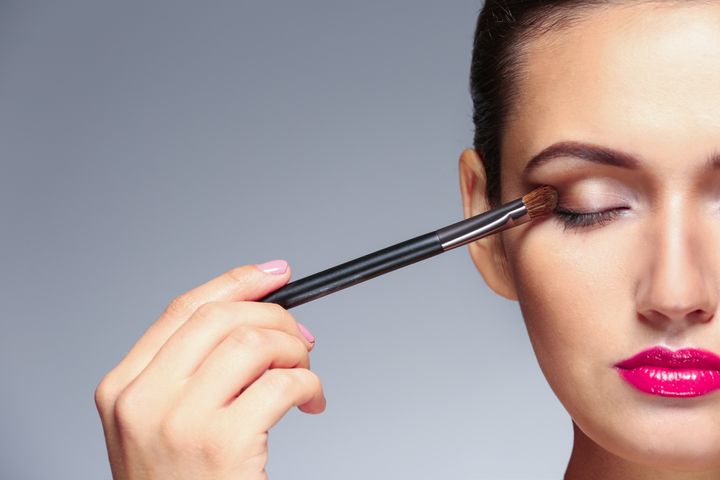 40・50代の目元が老け見えするNGアイメイク術