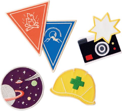 夜道でピカッと光るおしゃれな「シールワッペン」のご紹介【こどモノ4月号】の画像1