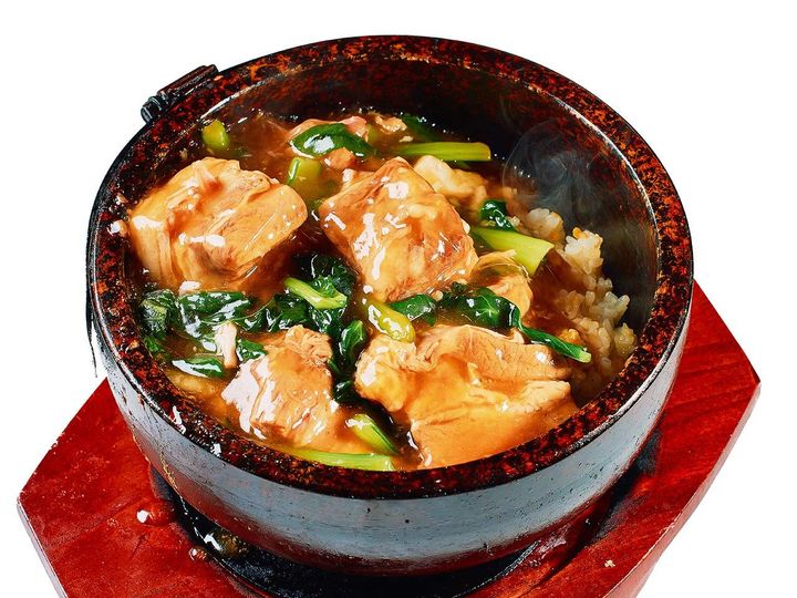 元町・中華街『鳳林』の「石焼角煮炒飯」