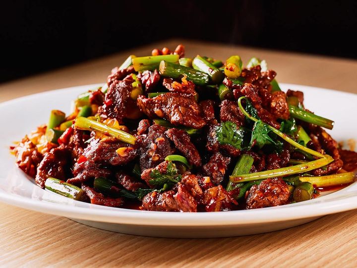 元町・中華街『湘厨』の「牛肉の山椒唐辛子炒め」