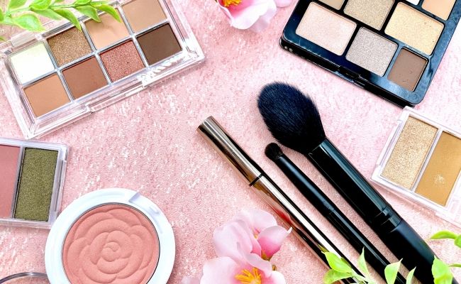 メイク用品イメージ