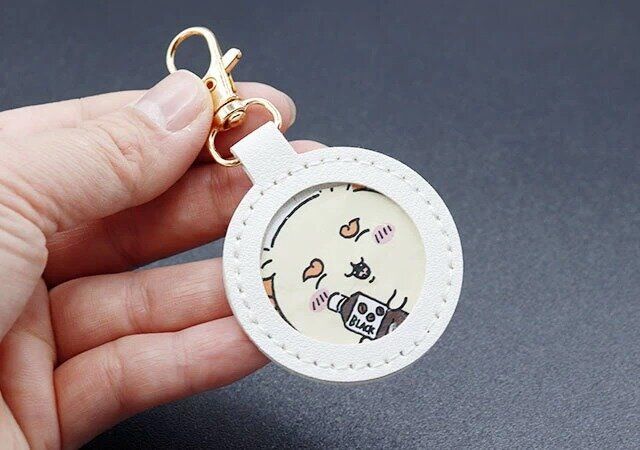 100均セリアのかわいいキーホルダーレザー調