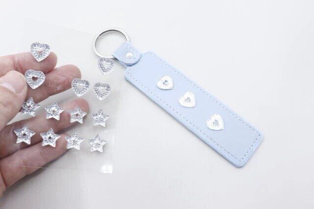 100均セリアのかわいいキーホルダーレザー調