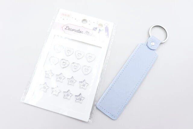 100均セリアのかわいいキーホルダーレザー調