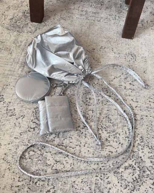 GUのナイロン3セットショルダーポーチ