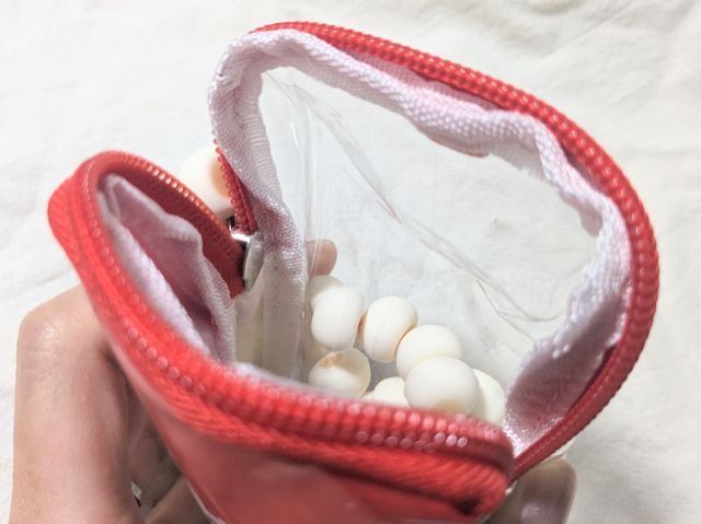 ミニボーロクリアポーチの中