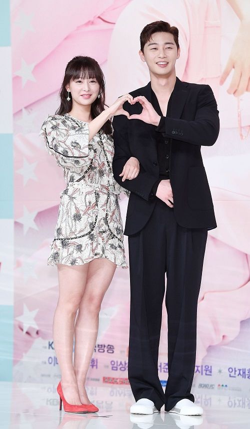 『サム、マイウェイ』のキム・ジウォン（左）とパク・ソジュン