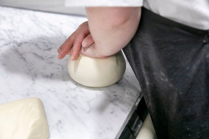 おひとりさまOK♪打ちたての絶品うどんがリーズナブルにいただける「切麦や甚六」