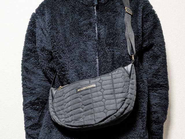 三日月トートを持ってみたところ