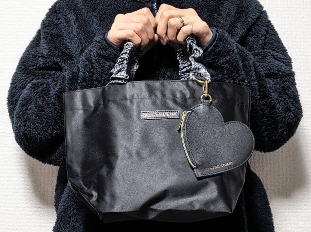 トートバッグスカーフを外して持ったところ