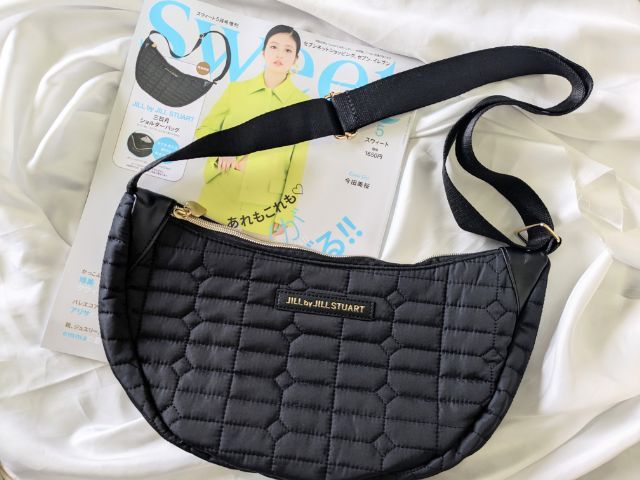 ジルスチュアート三日月ショルダーバッグ