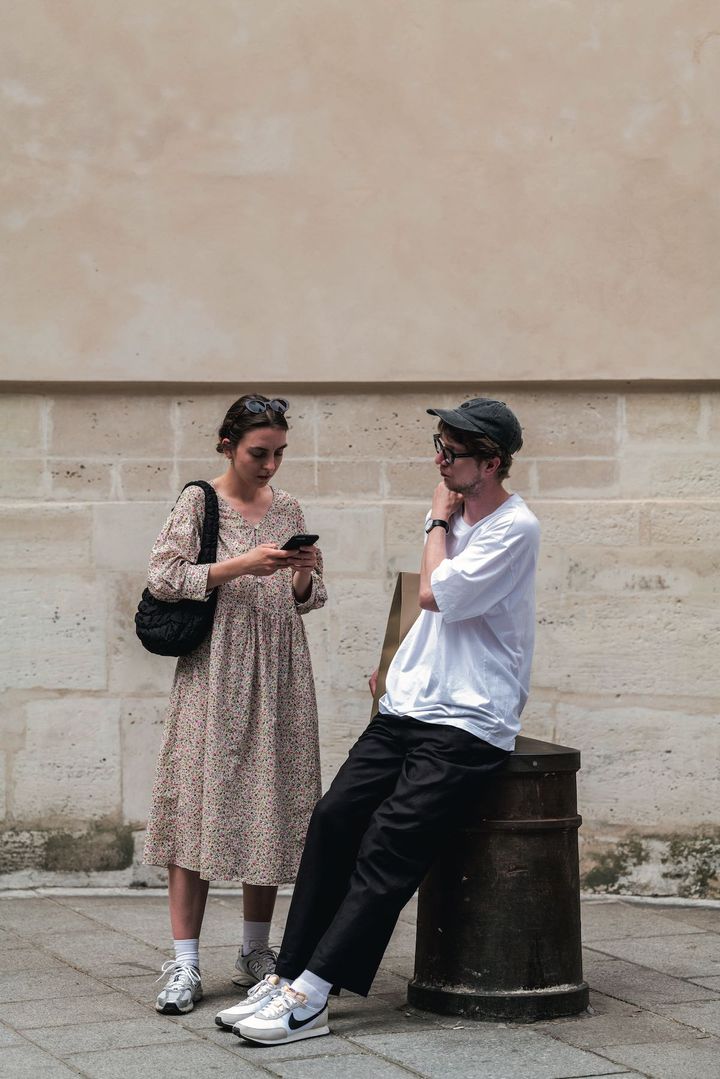 グレー系の《ニューバランス》がやっぱりおしゃれ！春に真似したいお手本コーデ5選