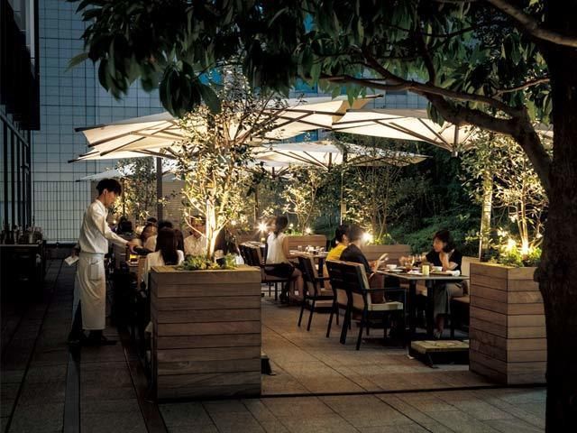 品川『ロサンジェルス バルコニー テラスレストラン & ムーンバー』のテラス席