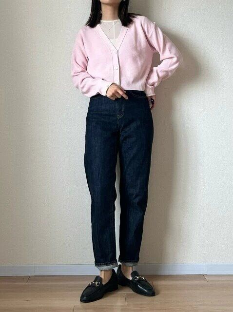 大人におすすめ春のピンクカーディガンコーデ
