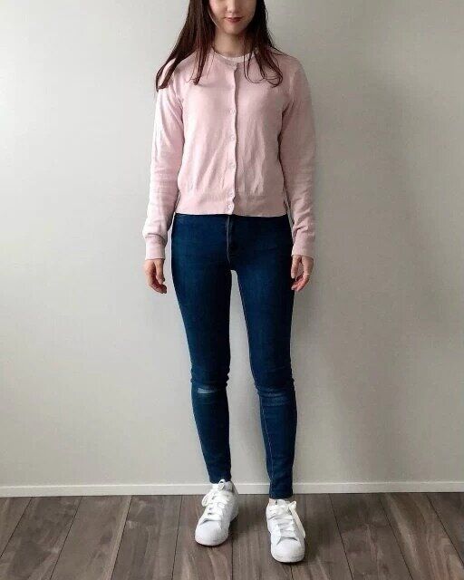 大人におすすめ春のピンクカーディガンコーデ