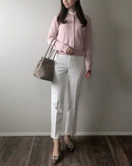 大人におすすめ春のピンクカーディガンコーデ