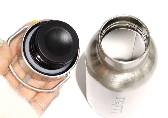 エル・エル・ビーンのステンレス製真空2層構造サーモボトルのフタを外した様子