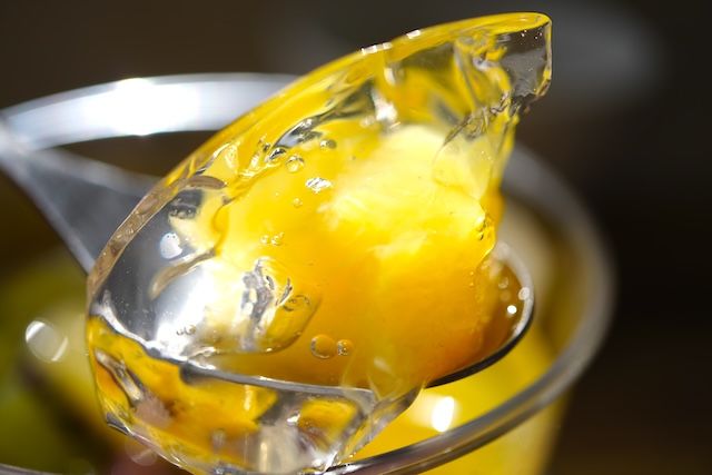 ゼリーをまとったパイン