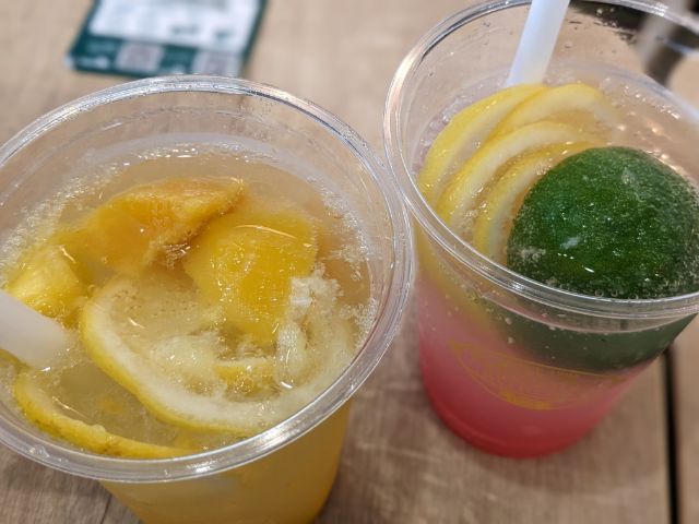 フレッシュネスのパクチーチキンバーガー