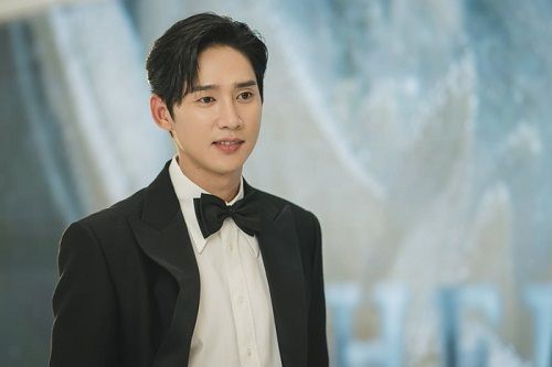 『涙の女王』でユン・ウンソンを演じるパク・ソンフン