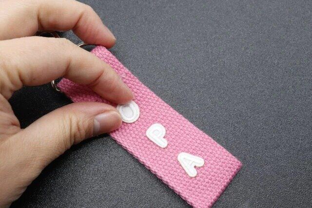 セリアのネームストラップ パステルカラーをカスタマイズ