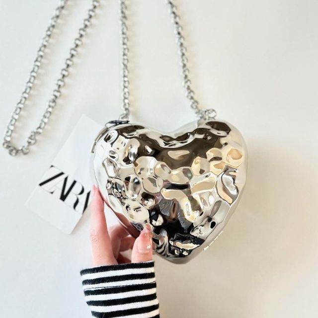 ZARAのメタリックハートボックス