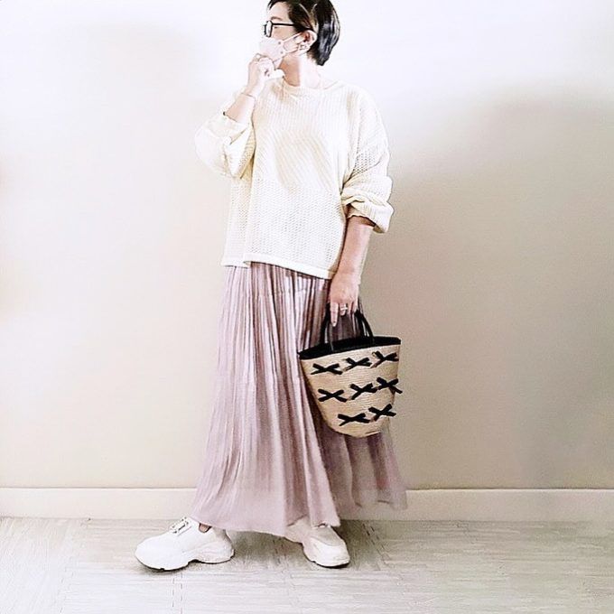 しまむらのベージュの「ペーパーリボンモチーフトートバッグ」