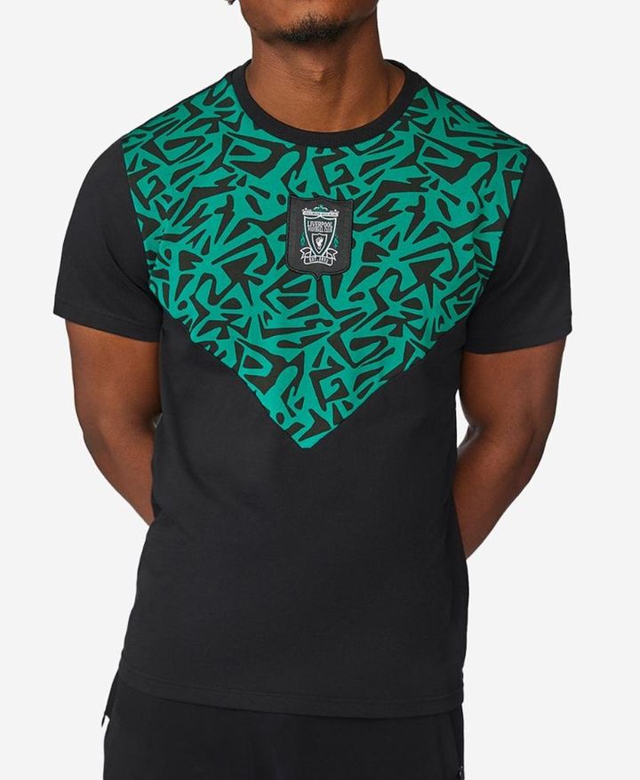 リヴァプール、「真のクレイジーユニ」に触発のカプセルコレクション！90年代“伝説のGKユニ”が甦る