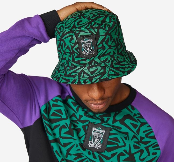 リヴァプール、「真のクレイジーユニ」に触発のカプセルコレクション！90年代“伝説のGKユニ”が甦る