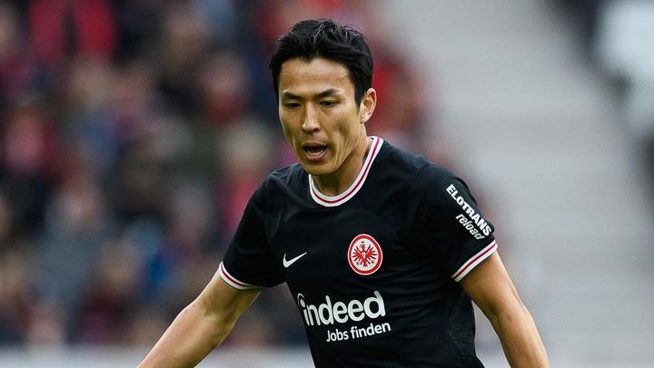 フランクフルトの長谷部誠、今季限りでの現役引退を発表 「家族らと相談して決めた」