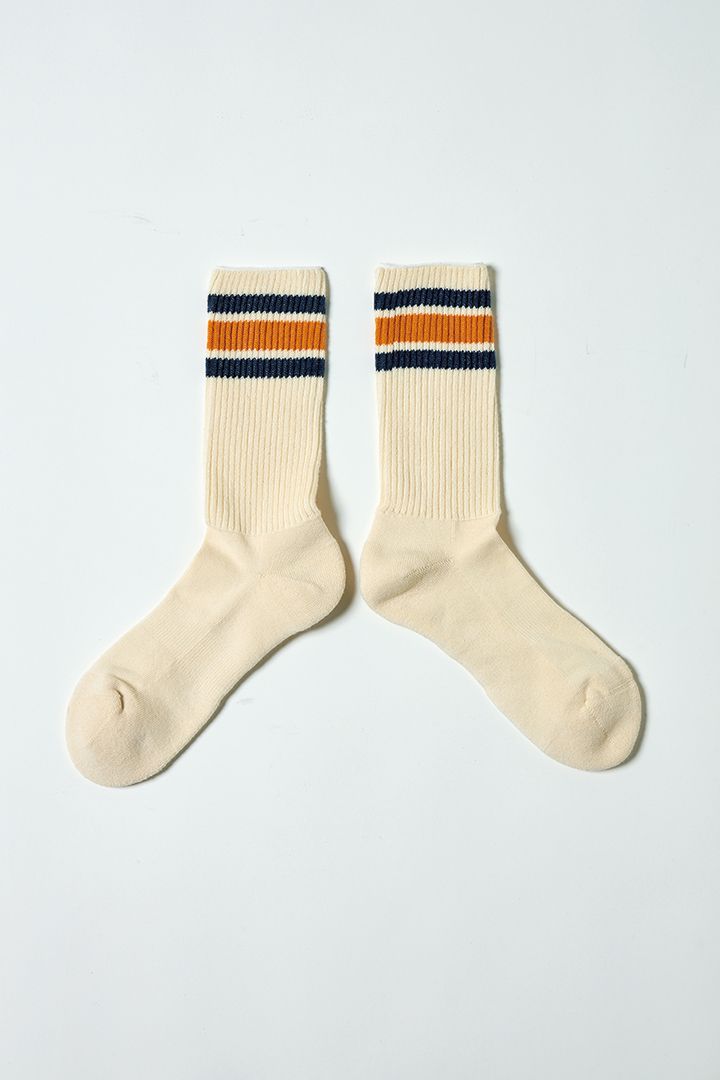 春のオシャレはシャツとローファーに合うオシャレなソックスがマストアイテム！