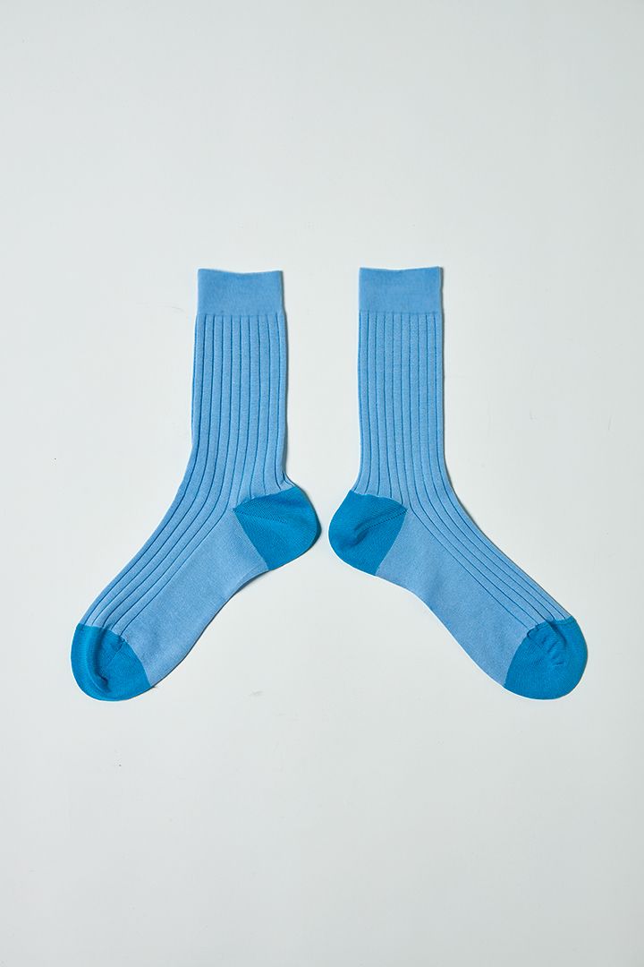 春のオシャレはシャツとローファーに合うオシャレなソックスがマストアイテム！