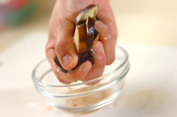 ナスとオクラのサラダの作り方1