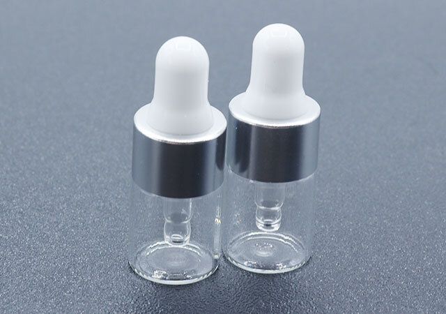 セリアのガラスボトル 2P 2ml スポイト付