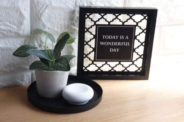 ダイソーの木製壁掛けインテリア