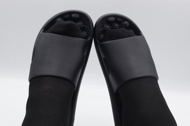 ダイソーのEVA 健康サンダル穴あき