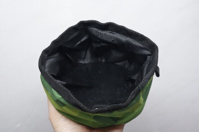 100均セリアのペット用フードボウル折りたたみタイプ