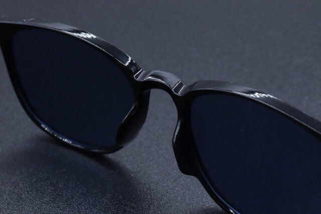 100均ダイソーのお洒落なサングラス