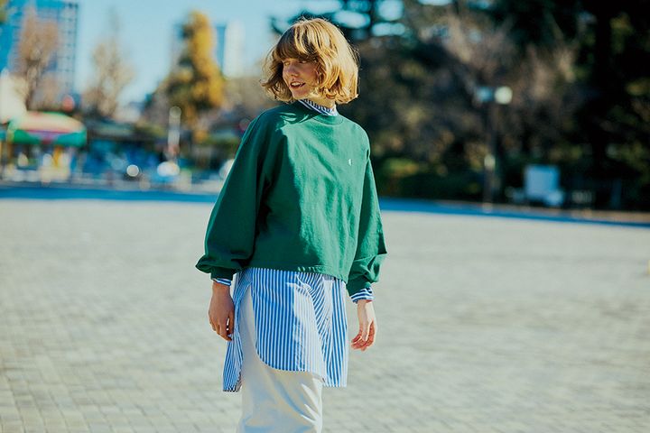 スウェットはシャツと合わせて上品に着こなそう！オススメスタイル9選