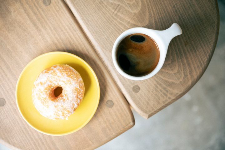 アメリカーノとシュガードーナッツで始める朝：ヨシダコーヒー 参宮橋【ファージーの特等席 vol.18】