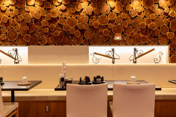 まるでパリの街角カフェ♪とろ～りチーズを堪能／「神楽坂 ラクレット＆フォンデュ フロマティック」