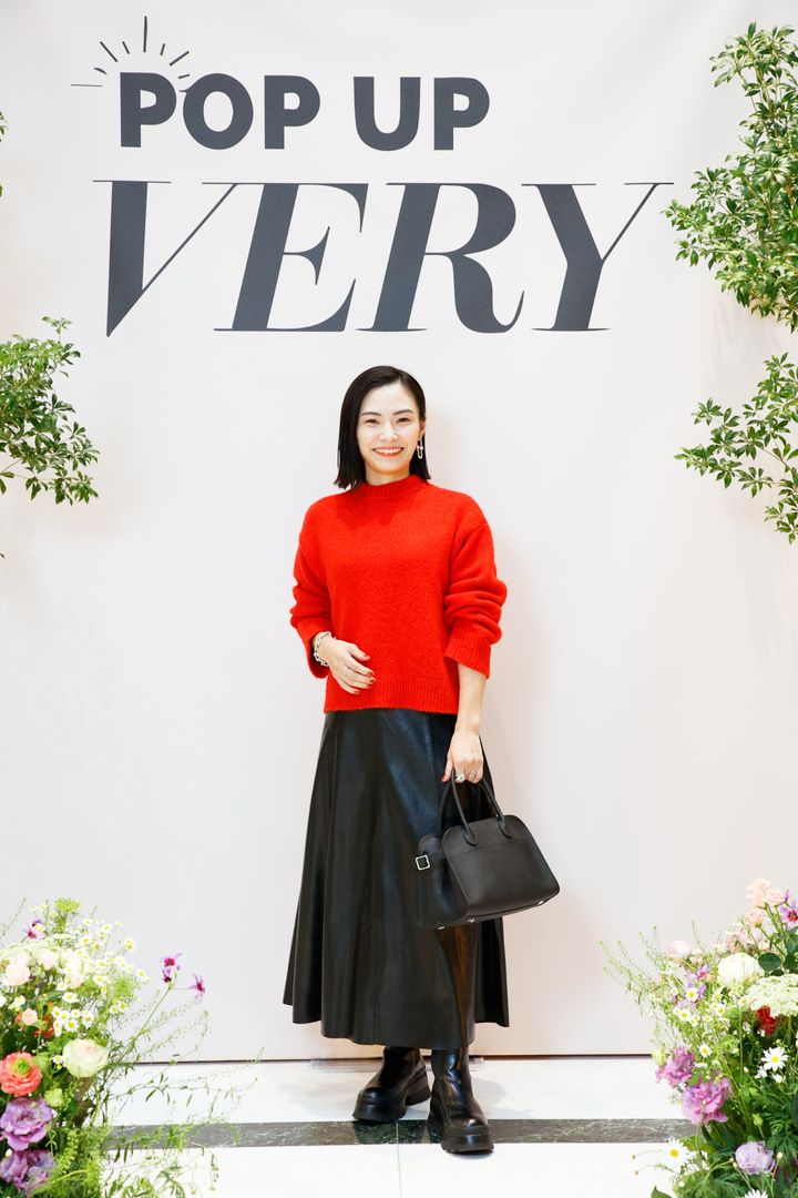 THE ROWのバッグに全身ZARAを合わせたハイローコーデ。