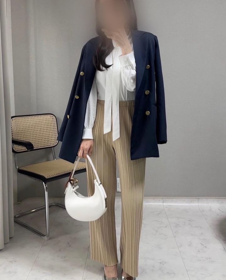 ユニクロ_プリーツストレートパンツ_4