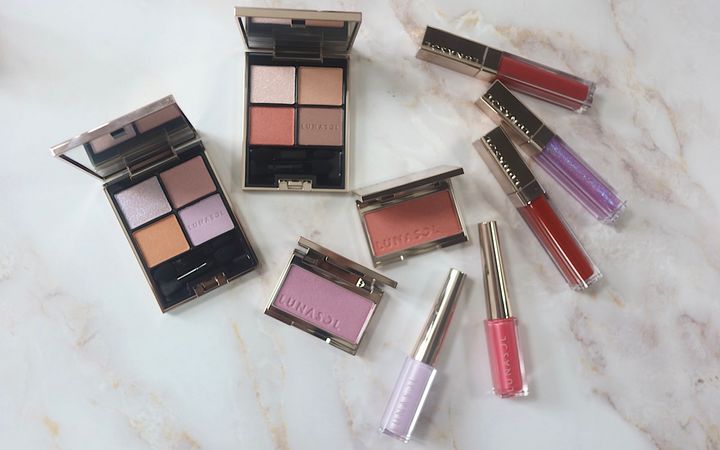 ルナソルの「2024年サマーコレクション」を全色スウォッチ！イエベ、ブルベ別のおすすめも紹介